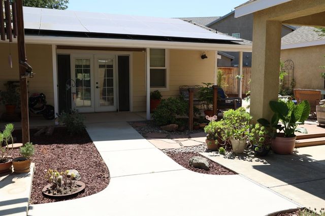 602 E Abbott Avenue, Reedley, CA 93654
