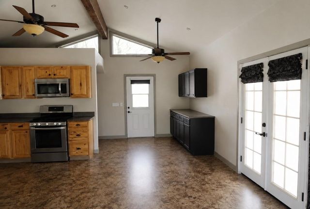 602 E Abbott Avenue, Reedley, CA 93654