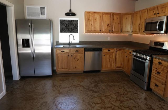 602 E Abbott Avenue, Reedley, CA 93654