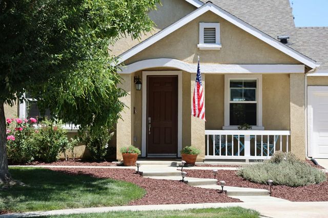 602 E Abbott Avenue, Reedley, CA 93654
