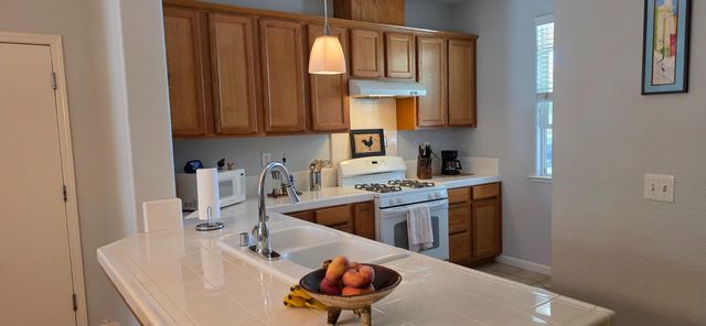 602 E Abbott Avenue, Reedley, CA 93654