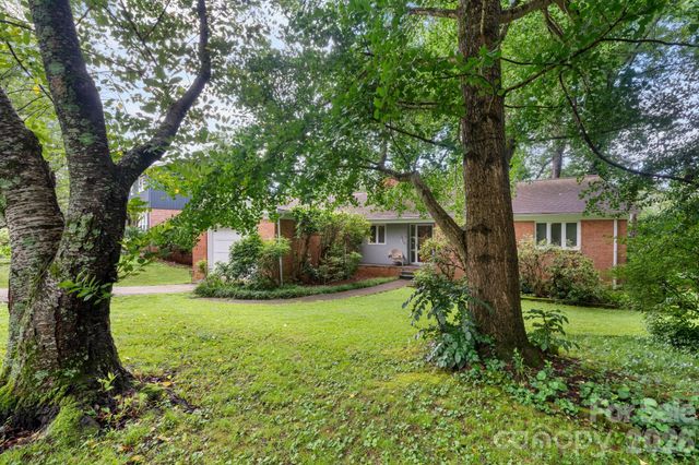 219 West Park Drive, Morganton, NC 28655