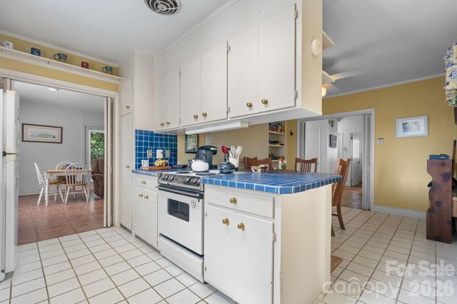 219 West Park Drive, Morganton, NC 28655