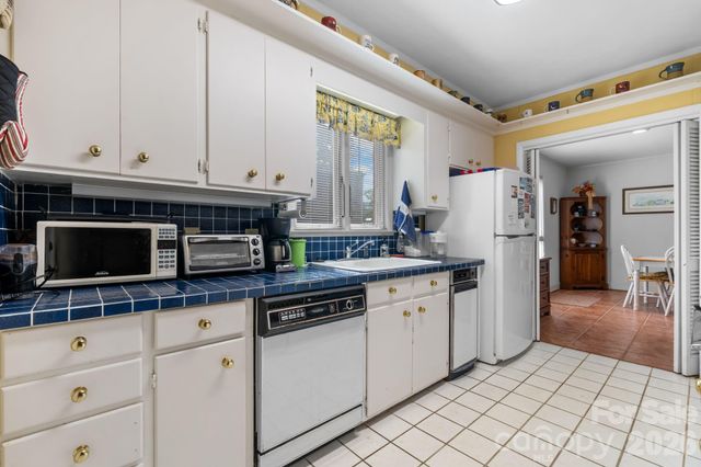 219 West Park Drive, Morganton, NC 28655