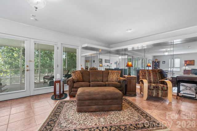 219 West Park Drive, Morganton, NC 28655