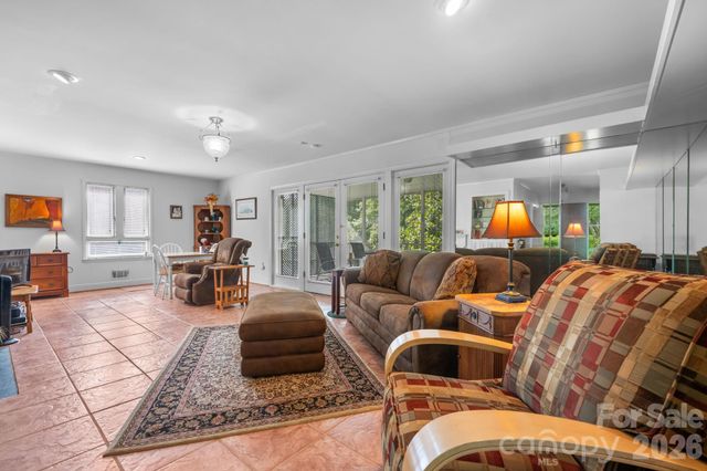 219 West Park Drive, Morganton, NC 28655