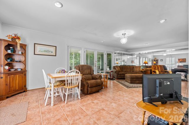 219 West Park Drive, Morganton, NC 28655