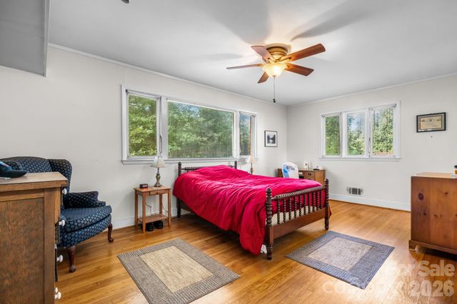 219 West Park Drive, Morganton, NC 28655