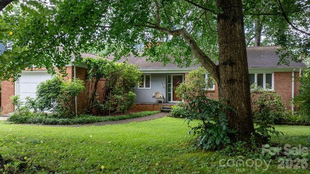 219 West Park Drive, Morganton, NC 28655
