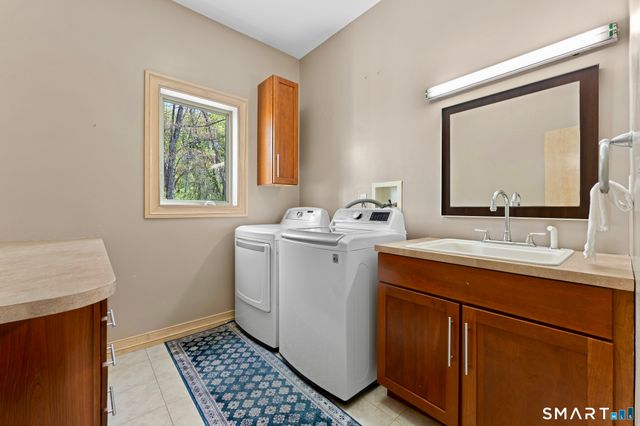 500 Thrall Avenue, Suffield, CT 06078