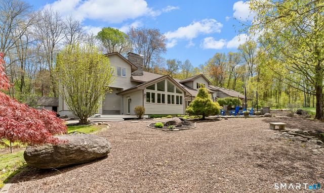 500 Thrall Avenue, Suffield, CT 06078