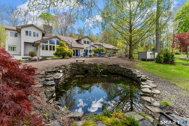 500 Thrall Avenue, Suffield, CT 06078