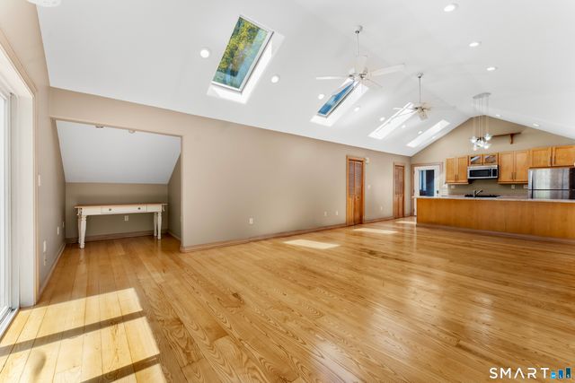 500 Thrall Avenue, Suffield, CT 06078