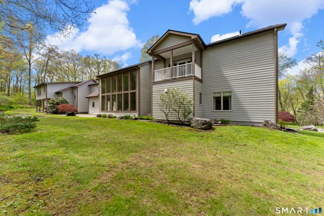 500 Thrall Avenue, Suffield, CT 06078