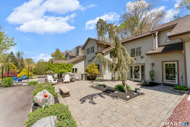 500 Thrall Avenue, Suffield, CT 06078