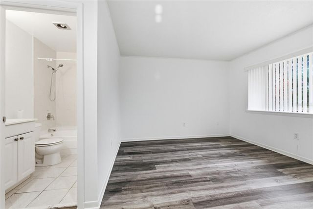 6060 PEREGRINE AVENUE 17E, Orlando, FL 32819