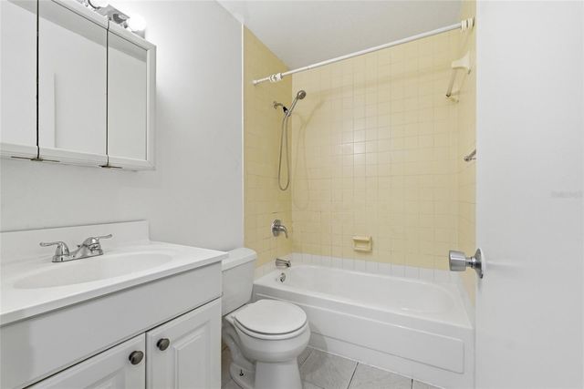 6060 PEREGRINE AVENUE 17E, Orlando, FL 32819