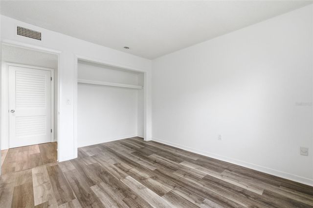 6060 PEREGRINE AVENUE 17E, Orlando, FL 32819