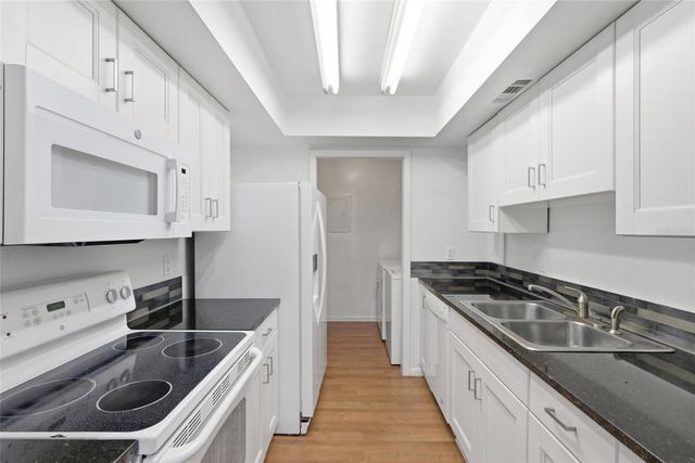 6060 PEREGRINE AVENUE 17E, Orlando, FL 32819