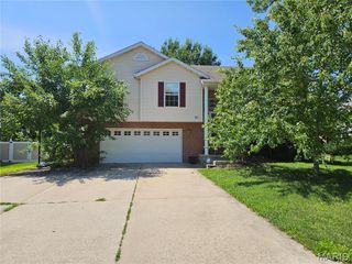 929 Carla Drive, Troy, IL 62294