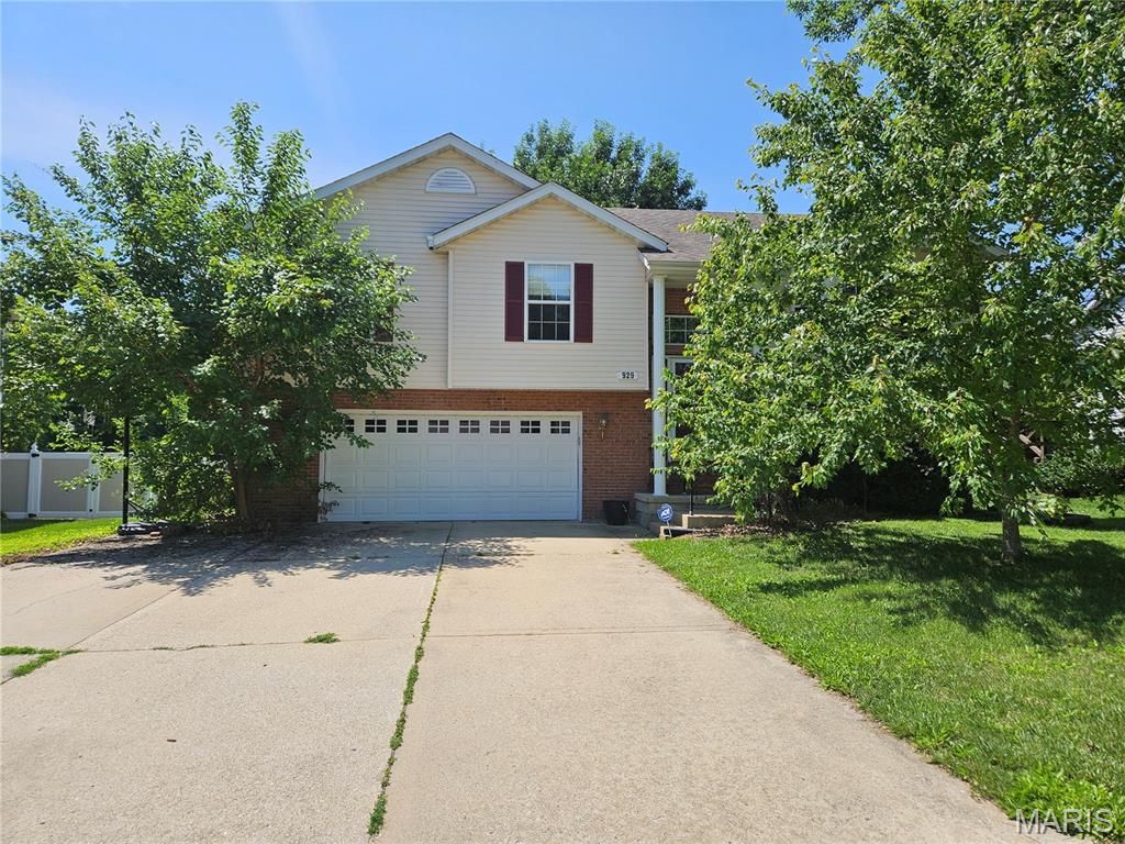 929 Carla Drive, Troy, IL 62294