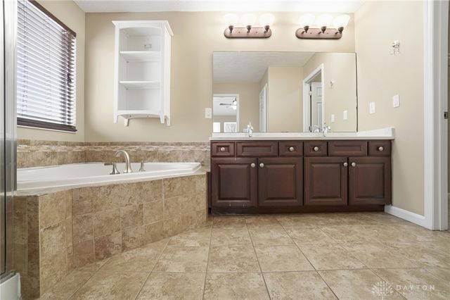 2018 Bridgewater Lane, Monroe, OH 45050