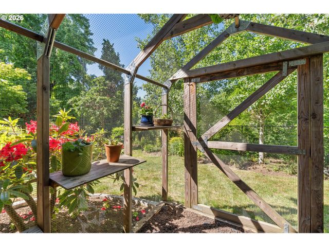 2187 W 15TH Ct, Eugene, OR 97402