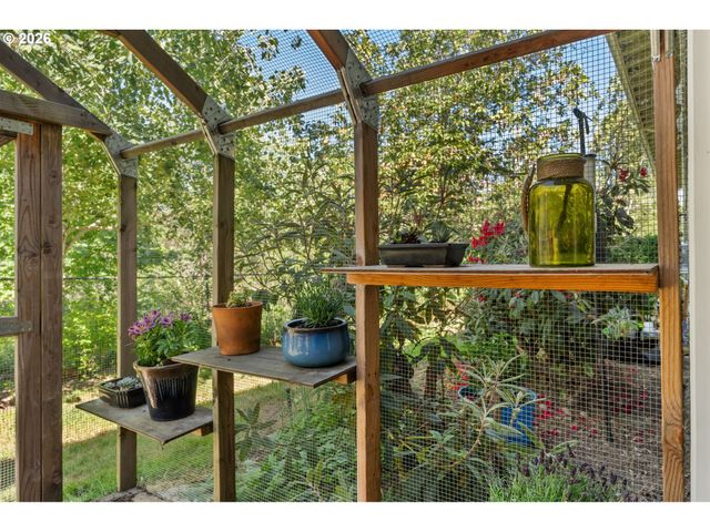 2187 W 15TH Ct, Eugene, OR 97402