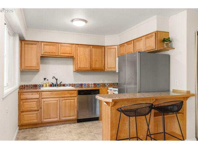 2187 W 15TH Ct, Eugene, OR 97402
