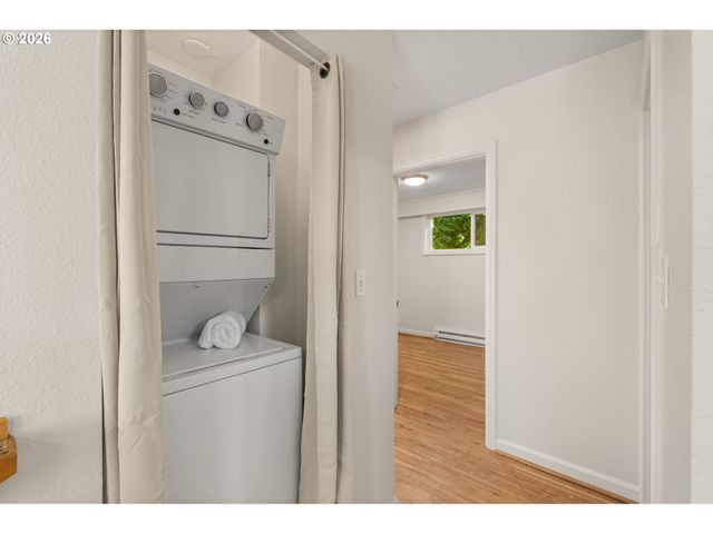 2187 W 15TH Ct, Eugene, OR 97402