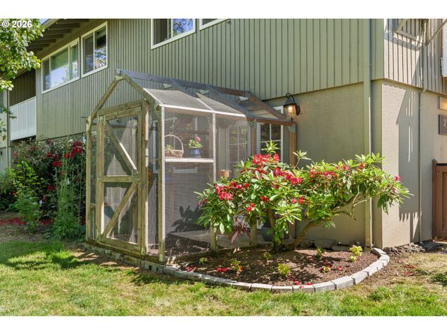 2187 W 15TH Ct, Eugene, OR 97402