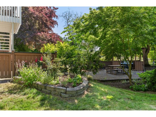 2187 W 15TH Ct, Eugene, OR 97402