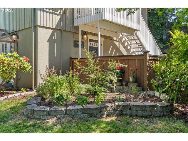 2187 W 15TH Ct, Eugene, OR 97402