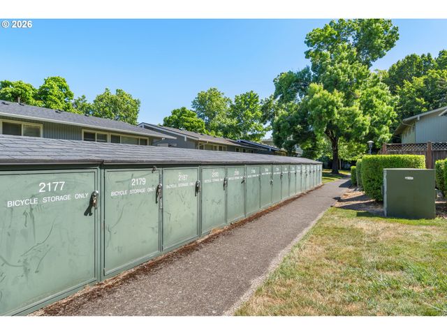 2187 W 15TH Ct, Eugene, OR 97402