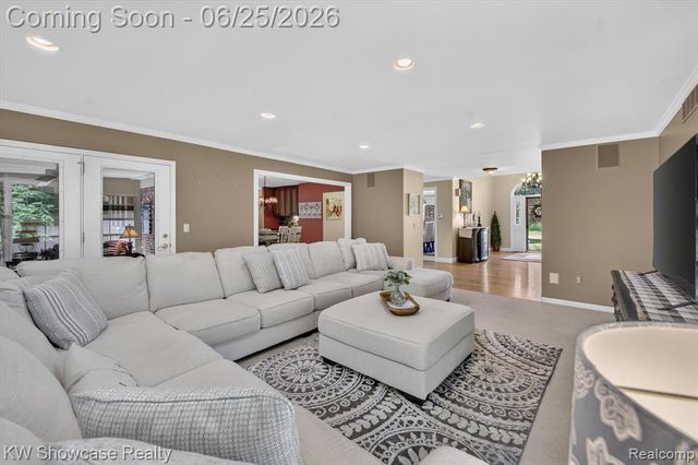 11073 Sandy Creek Drive, South Lyon, MI 48178
