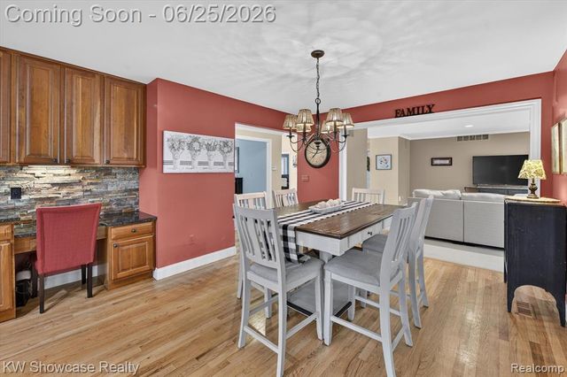 11073 Sandy Creek Drive, South Lyon, MI 48178