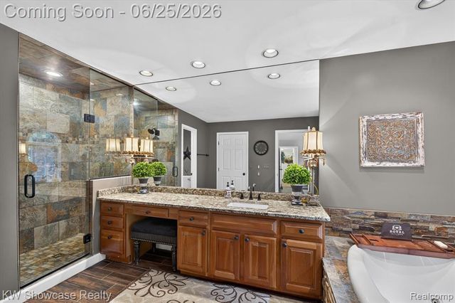 11073 Sandy Creek Drive, South Lyon, MI 48178