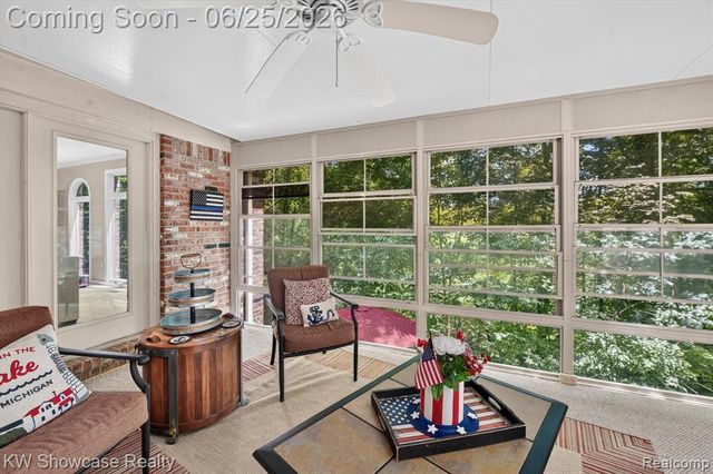 11073 Sandy Creek Drive, South Lyon, MI 48178