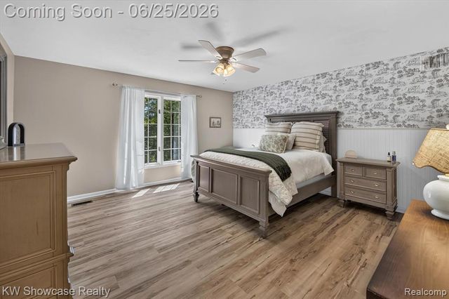 11073 Sandy Creek Drive, South Lyon, MI 48178