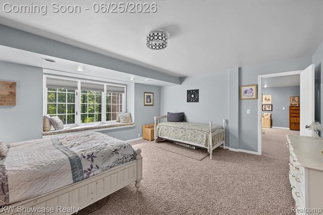 11073 Sandy Creek Drive, South Lyon, MI 48178