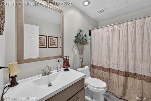 11073 Sandy Creek Drive, South Lyon, MI 48178