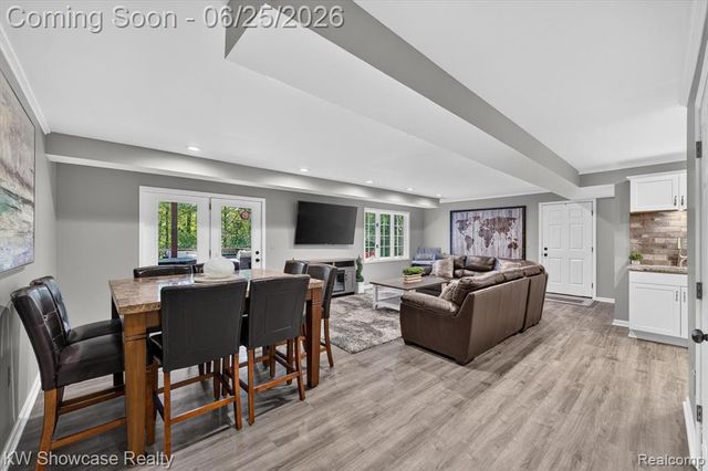 11073 Sandy Creek Drive, South Lyon, MI 48178