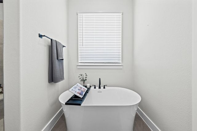313 E Luna Blue LN, Jarrell, TX 76537