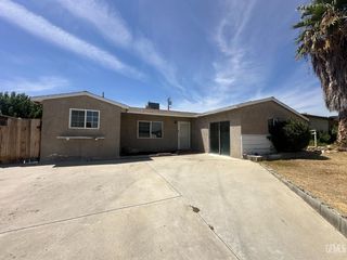 912 Meadows Street, Bakersfield, CA 93306