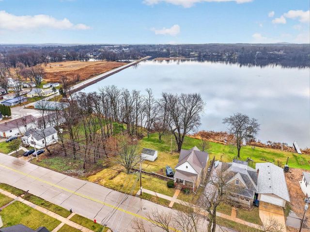 210 Lake Avenue, Montello, WI 53949