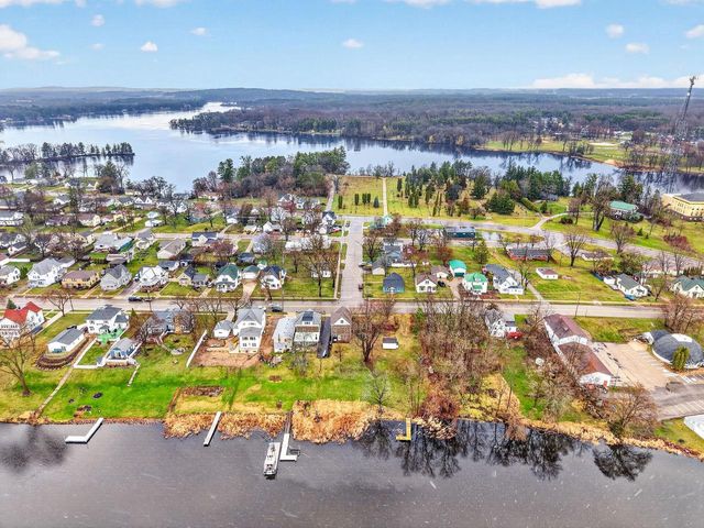 210 Lake Avenue, Montello, WI 53949