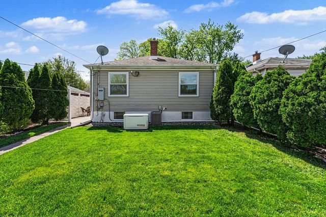 3648 Washington Street, Lansing, IL 60438