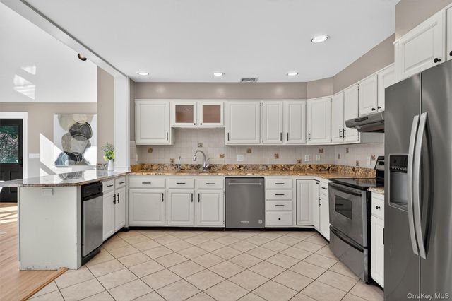 6 Bradner Drive, Warwick, NY 10990