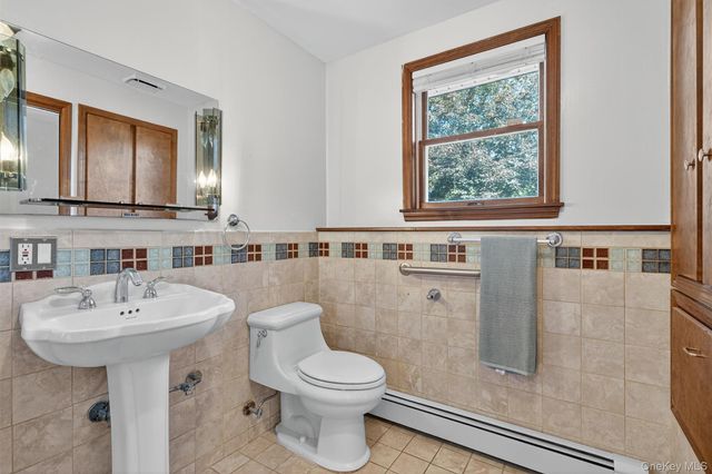 6 Bradner Drive, Warwick, NY 10990