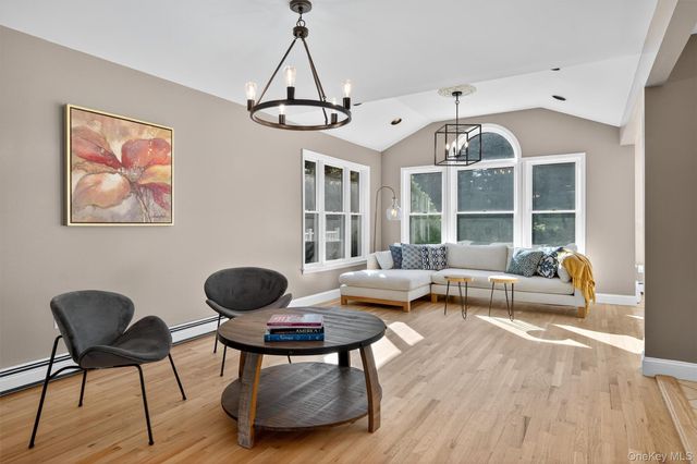 6 Bradner Drive, Warwick, NY 10990